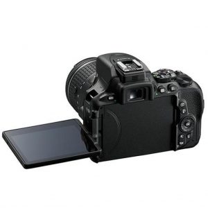 صفحه نمایش دوربین عکاسی نیکون D5600 Kit 18-140mm